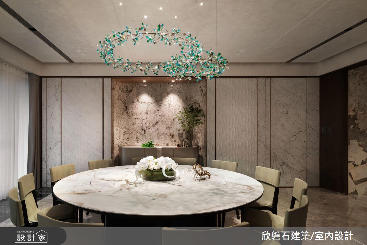 從毛胚到藝術，讓光影與工藝的對話！玄關優雅迎賓、透光奢石過道，打造承載情感的精緻豪邸