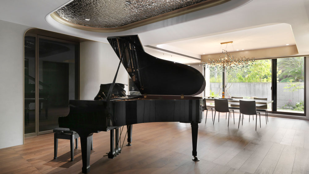 THE MAYFAIR II